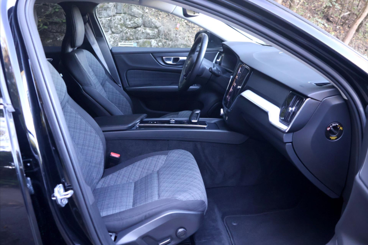 Volvo V60 2,0 B4 AWD Cross Country DPH