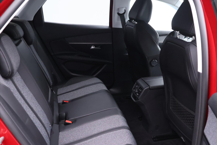 Peugeot 3008 1,2 PureTech 96KW CZ ALLURE