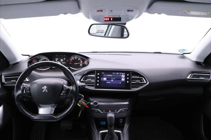 Peugeot 308 2,0 BlueHDI 110kW Aut. Allure