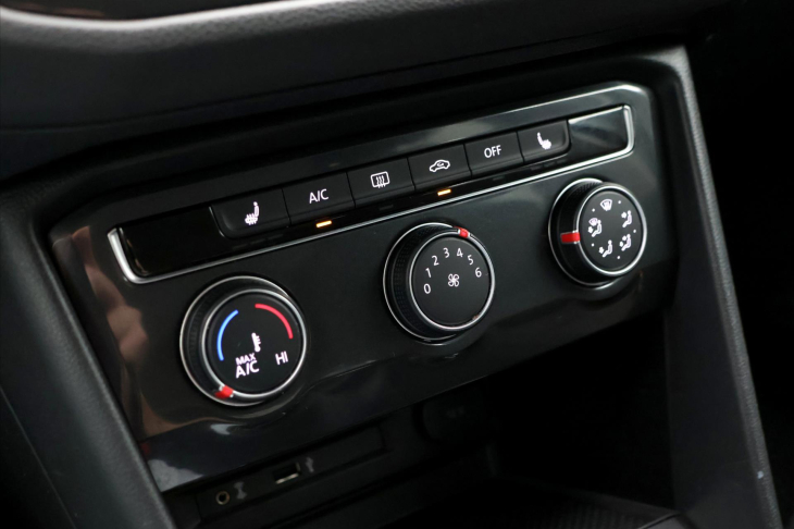 Volkswagen Tiguan 1.4 TSI 110kW LED Navi 1.Maj.