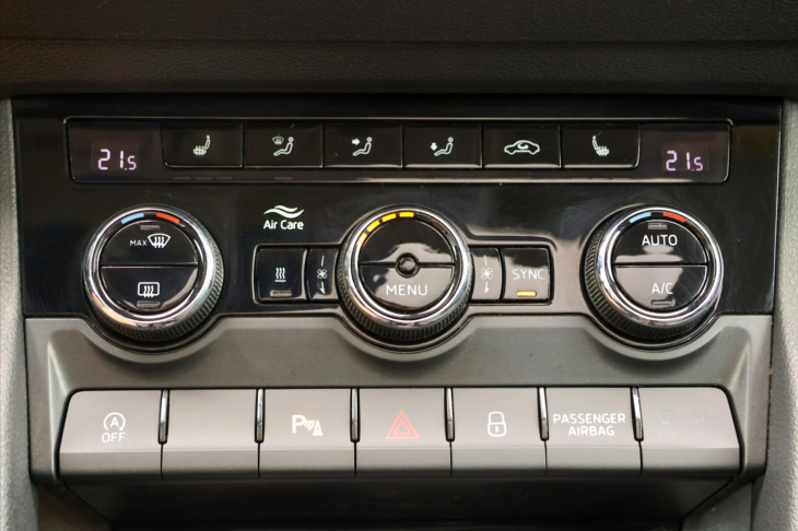 Škoda Karoq 2,0 TDI 4x4 DSG Style LED 1Maj