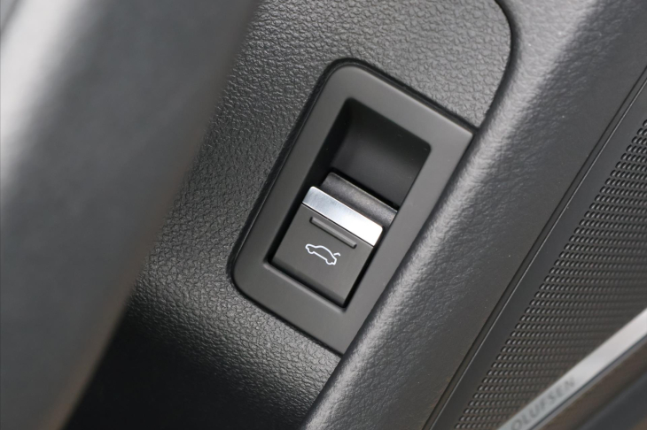 Audi A7 3,0 50TDI S-line Noční vidění