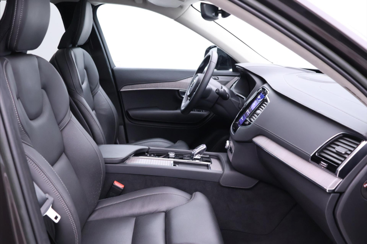 Volvo XC90 2,0 B5 AWD Ultimate Dark 7-Míst