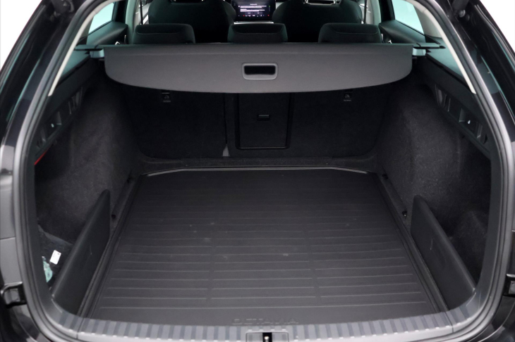Škoda Octavia 2,0 TDI 110kW DSG Matrix DPH
