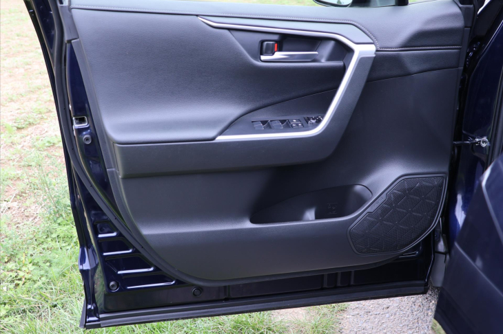 Toyota RAV4 2,5 131kW Hybrid Navigace