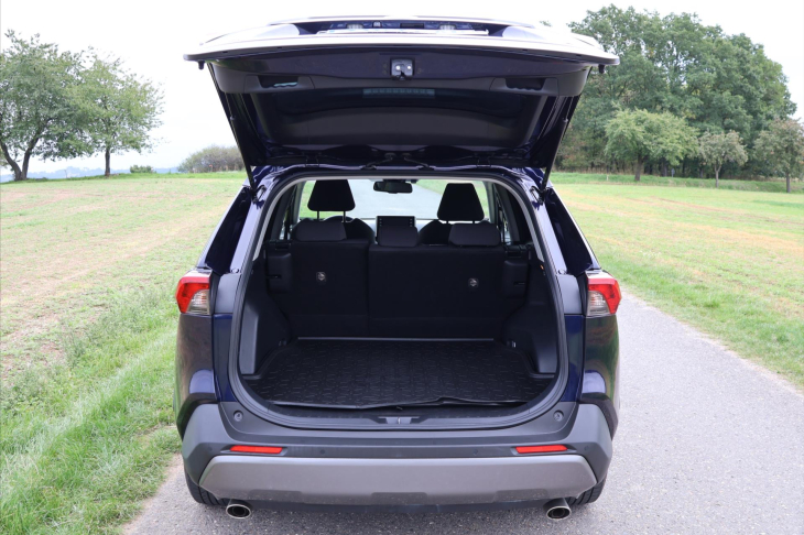 Toyota RAV4 2,5 131kW Hybrid Navigace