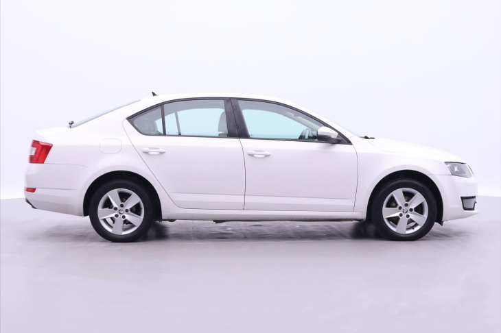 Škoda Octavia 1,6 TDI Elegance DPH CZ