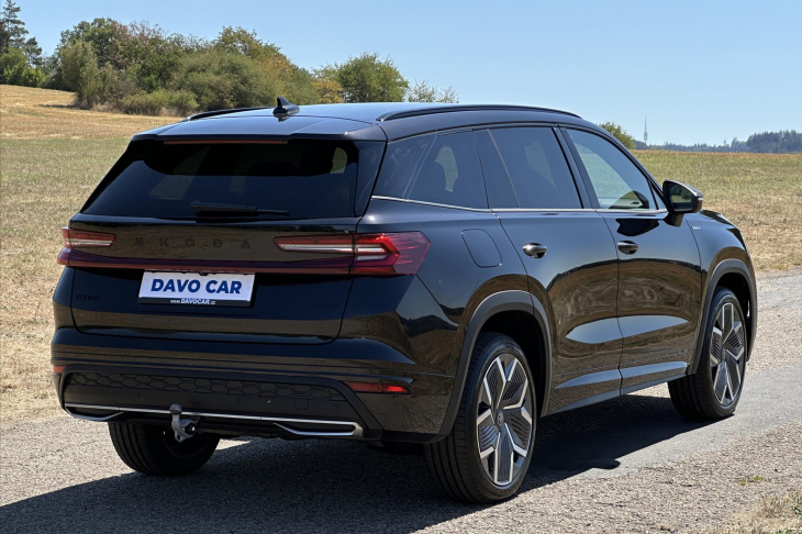 Škoda Kodiaq 2,0 TDI DSG 4x4 Sportline 7-Míst