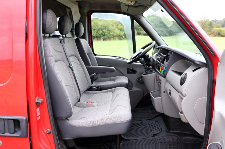 Renault Master 2.5 dCi 74kW L2H2P2 CZ DPH