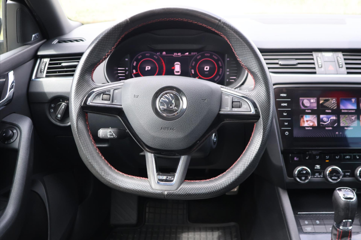 Škoda Octavia 2,0 TDI RS 4x4 DSG Virtual LED