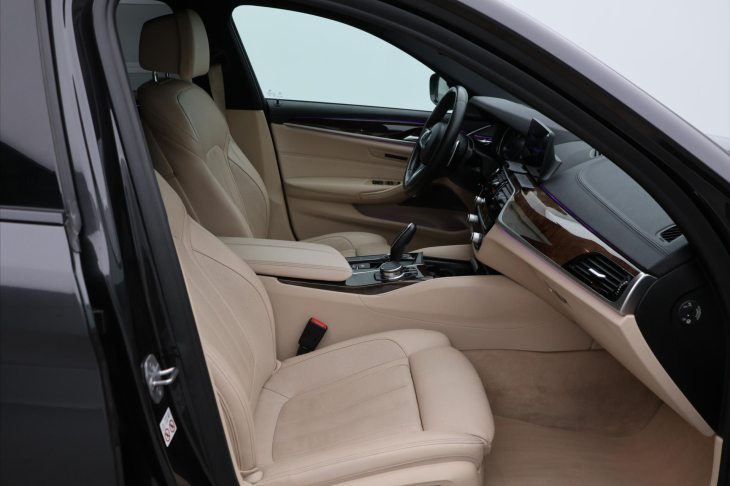 BMW Řada 5 3,0 540d 235kW xDrive M DPH