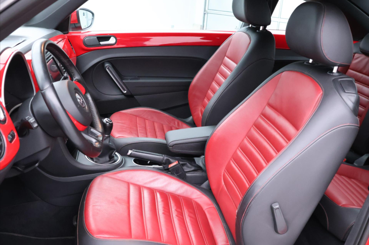 Volkswagen Beetle 1,2 TSI 77kW Aut.klima Kůže