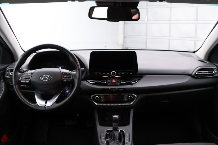 Hyundai i30 1,6 CRDI CZ 1.Maj. DPH