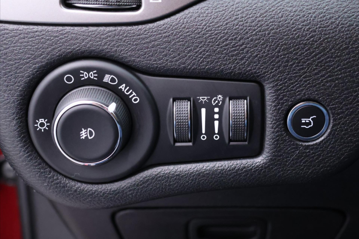 Jeep Cherokee 3,2 200kW AWD Kamera 1.Maj DPH