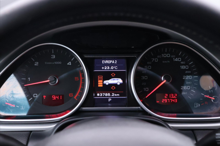 Audi Q7 3,0 TDI 4x4 7-Míst CZ 1. Maj.