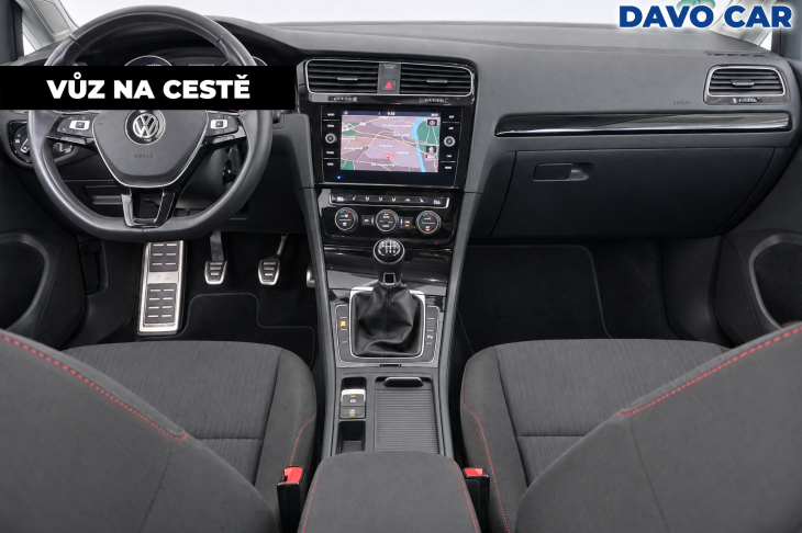 Volkswagen Golf 1,5 TSI 96 kW Sound LED PANO