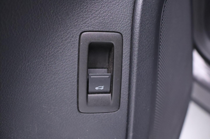 Volkswagen Touareg 3,0 TDI 150kW V6 Kam. Klim. CZ