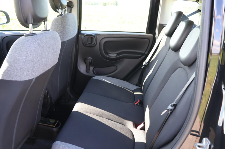 Fiat Panda 1,0 i Hybrid Cross Klima DPH