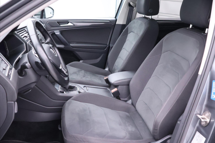Volkswagen Tiguan Allspace 2,0 TDI DSG R-line 4M 1Maj DPH
