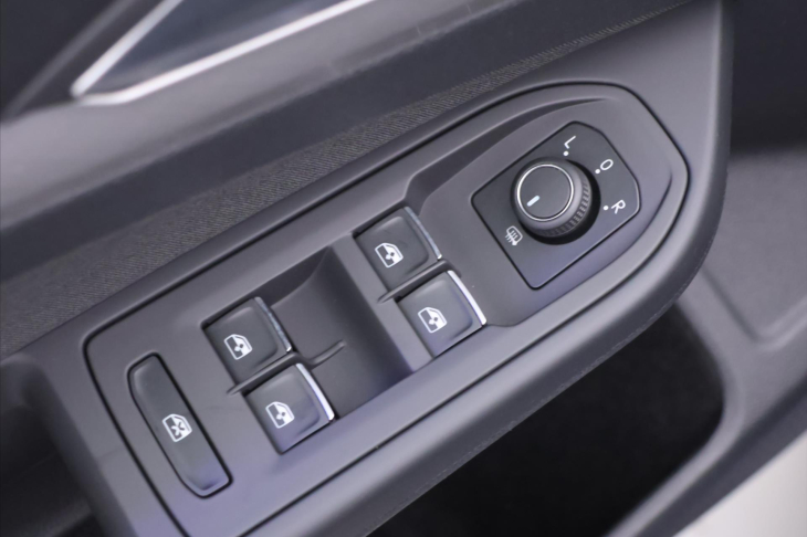 Volkswagen Golf 1,5 TSI 96kW Vrtual CZ LED