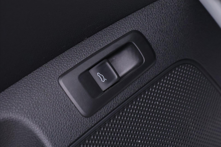 Škoda Karoq 2,0 TDI Scout 4x4 Virtual Navi