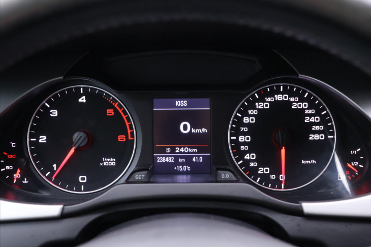 Audi A4 2,0 TDI 125kW S-Line Aut.klima