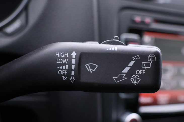 Volkswagen Golf 2.0 GTI 155kW DSG Xenon CZ