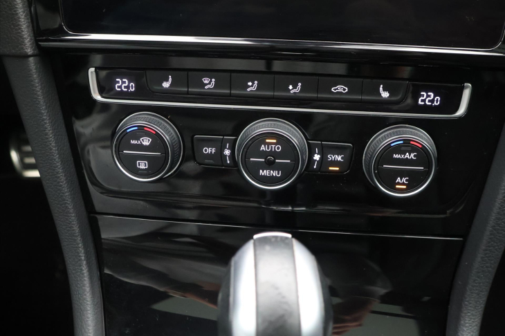 Volkswagen Golf 2,0 TSI 221kW R 4x4 DynAudio