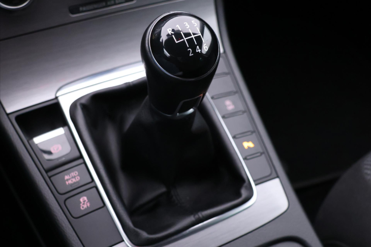 Volkswagen Passat 1,4 TSI 90kW Comfort Navi 1Maj