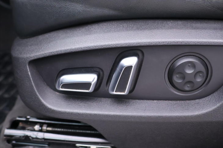 Audi Q7 3,0 TDI 4x4 7-Míst CZ 1. Maj.