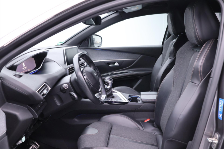 Peugeot 5008 2,0 HDI 110kW GT line LED Navi