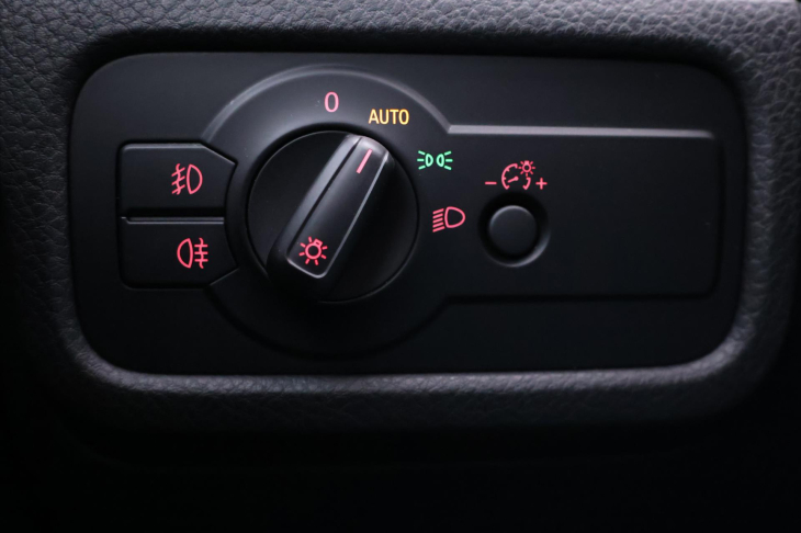 Volkswagen Touareg 3,0 TDI 150kW V6 Kam. Klim. CZ