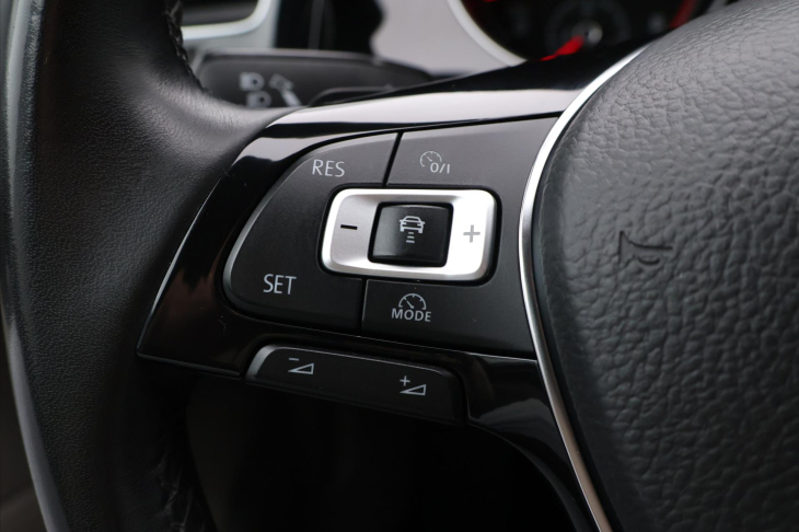 Volkswagen Golf 1,4 TSI 92kW DSG Highline