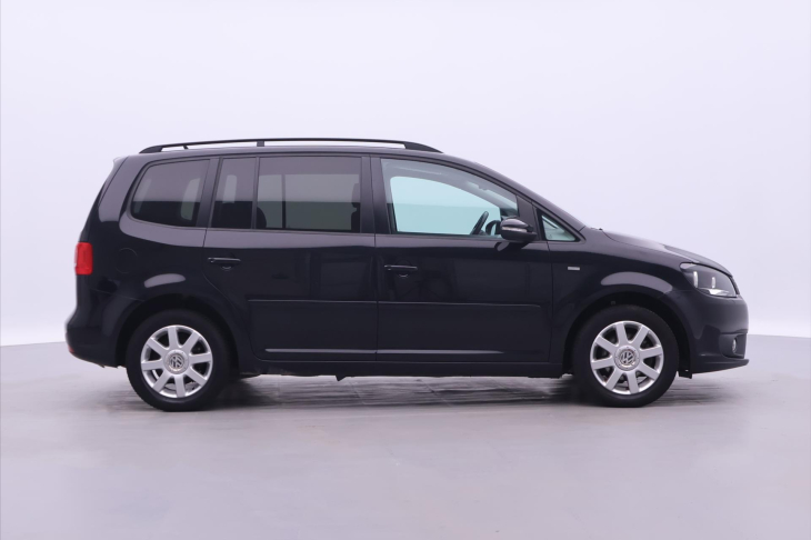 Volkswagen Touran 1,2 TSI Match 7-Míst Serv.kniha
