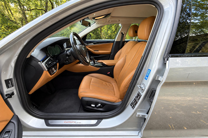 BMW Řada 5 2,0 530i xDrive Luxury Line