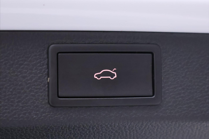 Škoda Karoq 2,0 TDI DSG 4x4 Sportline DPH