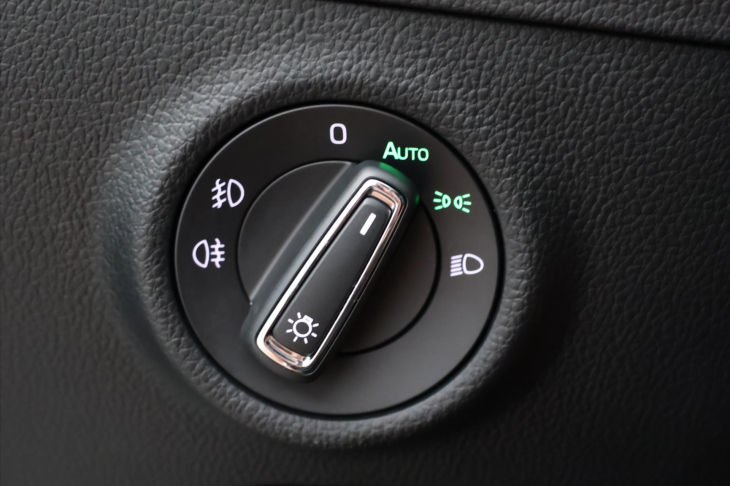 Škoda Superb 2,0 TDI DSG Style+ Kůže DPH