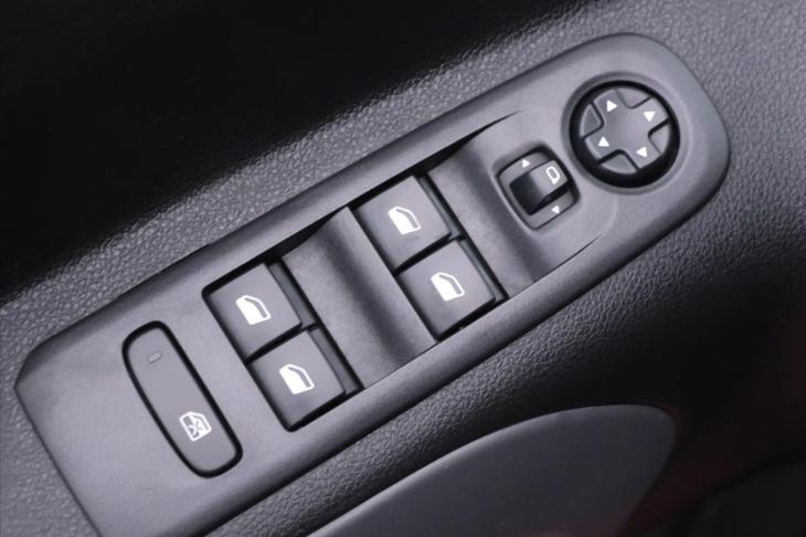 Citroën Berlingo 1,2 PT 81kW Feel CZ Serv. kniha