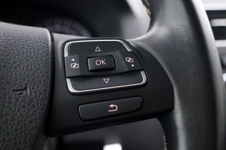Volkswagen Touran 2,0 TDI 103kW DSG Match Panorama