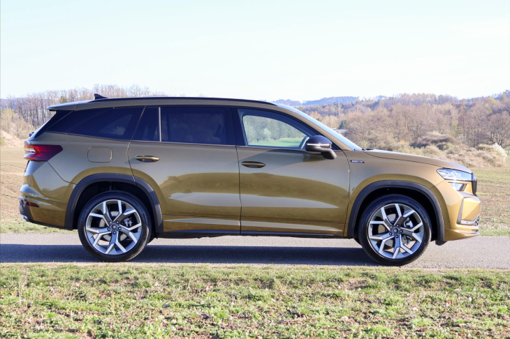 Škoda Kodiaq 2,0 TDI DSG 4x4 Sportline 7-Míst