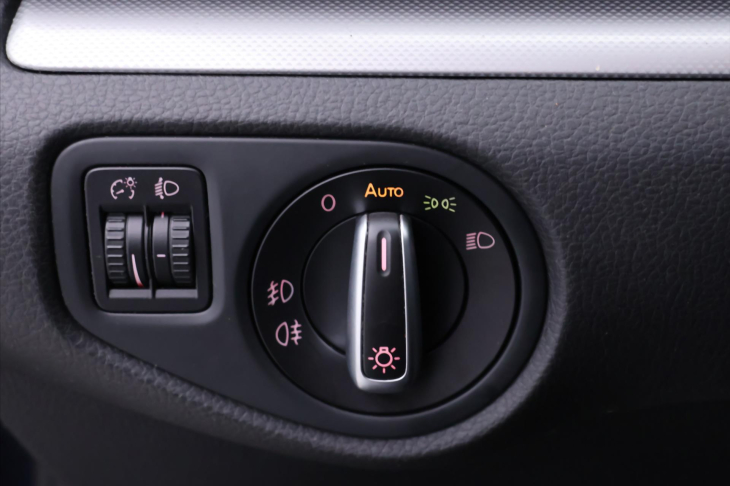 Volkswagen Sharan 2,0 TDI 103kW Aut.klima 7-Míst