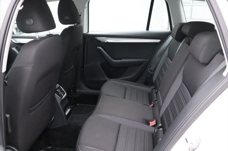 Škoda Octavia 1,6 TDI 85kW CZ Ambition DPH