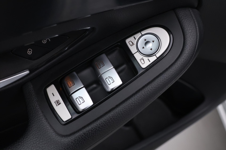Mercedes-Benz Třídy C 2.0 220d 143kW 4MATIC Tažné