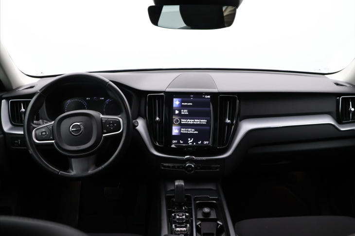 Volvo XC60 2,0 B4 Drive-E MomentumPro AWD