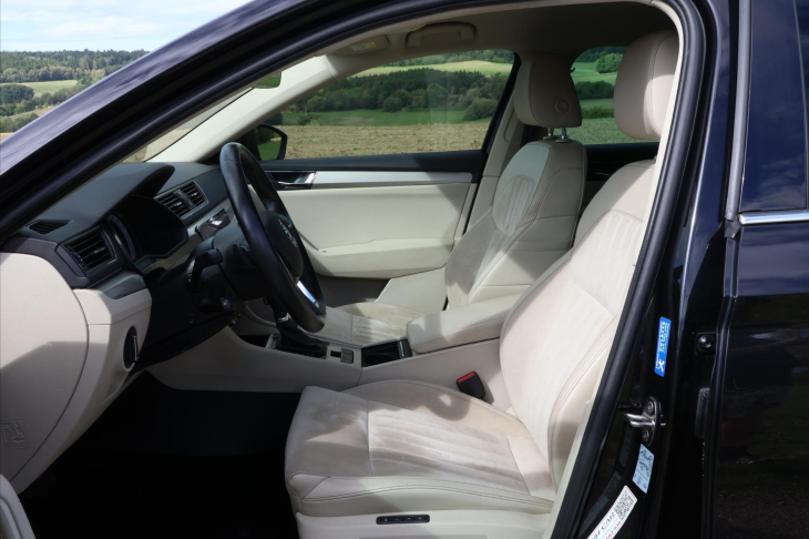 Škoda Superb 2,0 TDI 140kW DSG 4x4 Style CZ