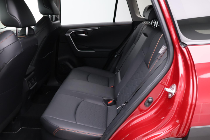 Toyota RAV4 2,5 Hybrid 131kW Adventure 4WD CZ
