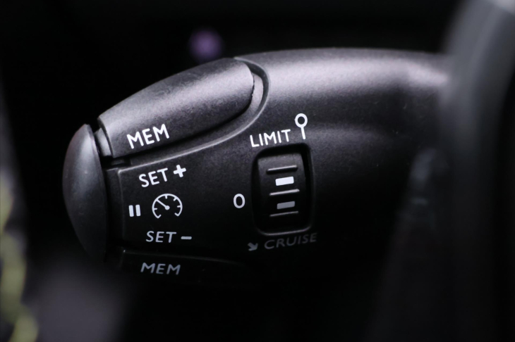 Peugeot 208 1,2 PT 74kW GT-Line LED