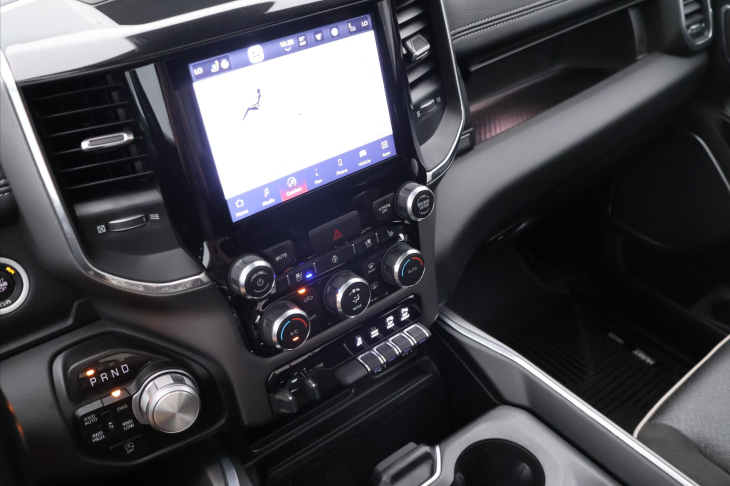Dodge RAM 5,7 1500 295kW Laramie 4x4