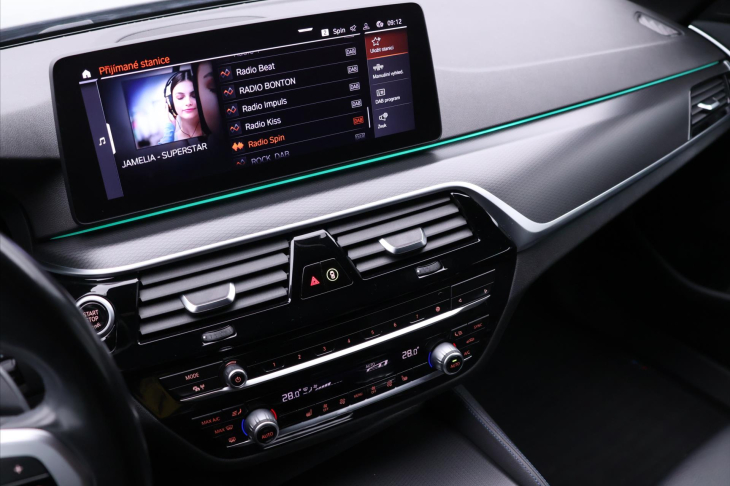 BMW Řada 5 2,0 520d 140kW AT Touring DPH