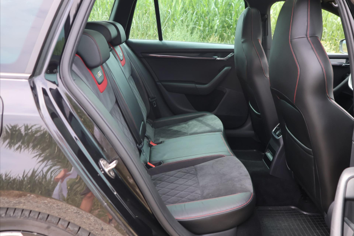 Škoda Octavia 2,0 TDI RS 4x4 DSG Virtual LED